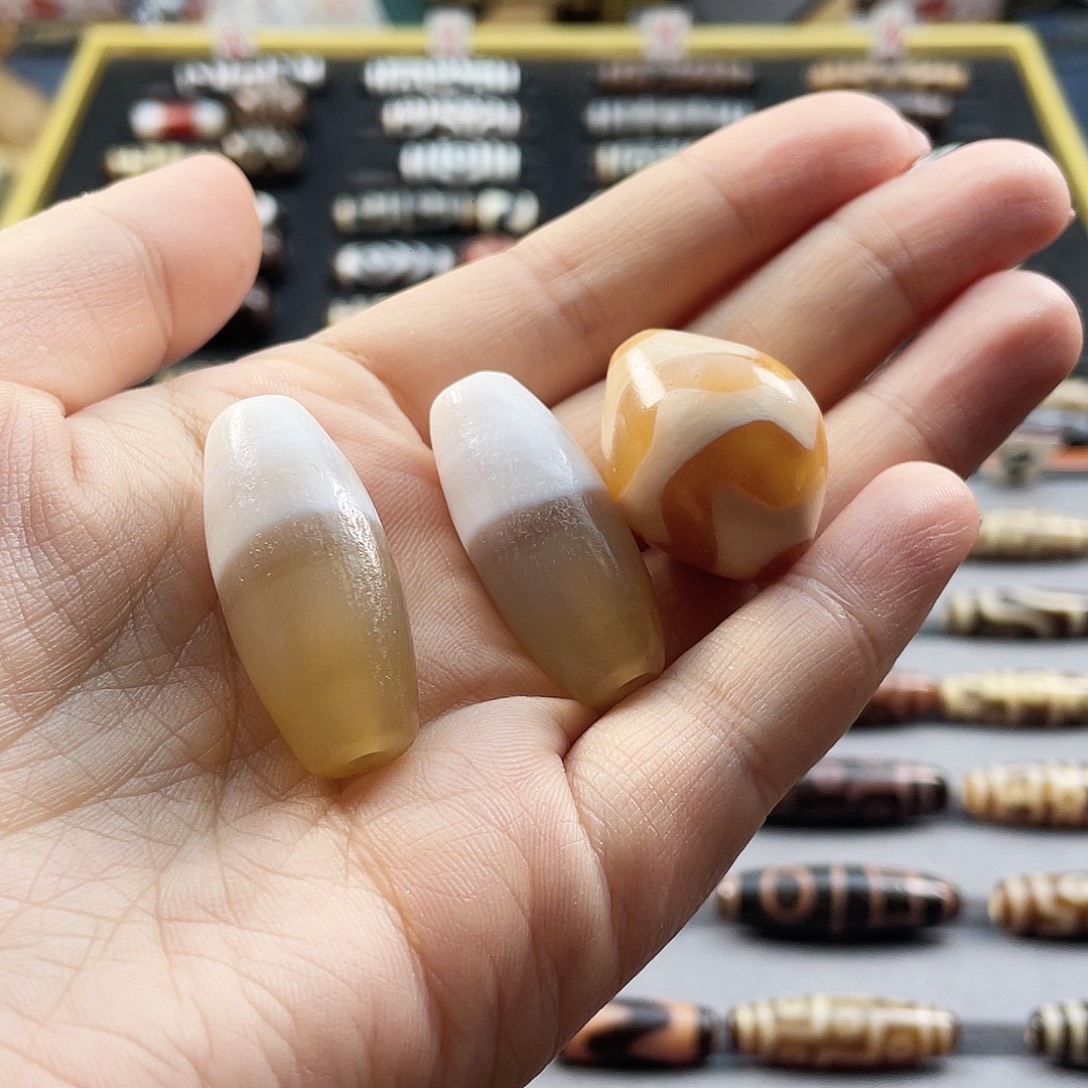 烂***果玛瑙/玉髓未镶嵌吊坠(赠链)