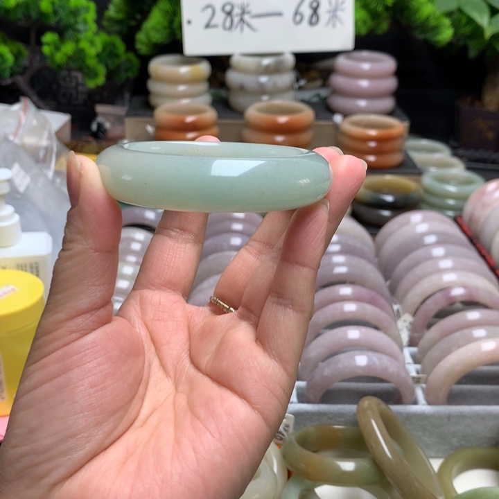 石英质玉（佘太翠）未镶嵌手镯54.5