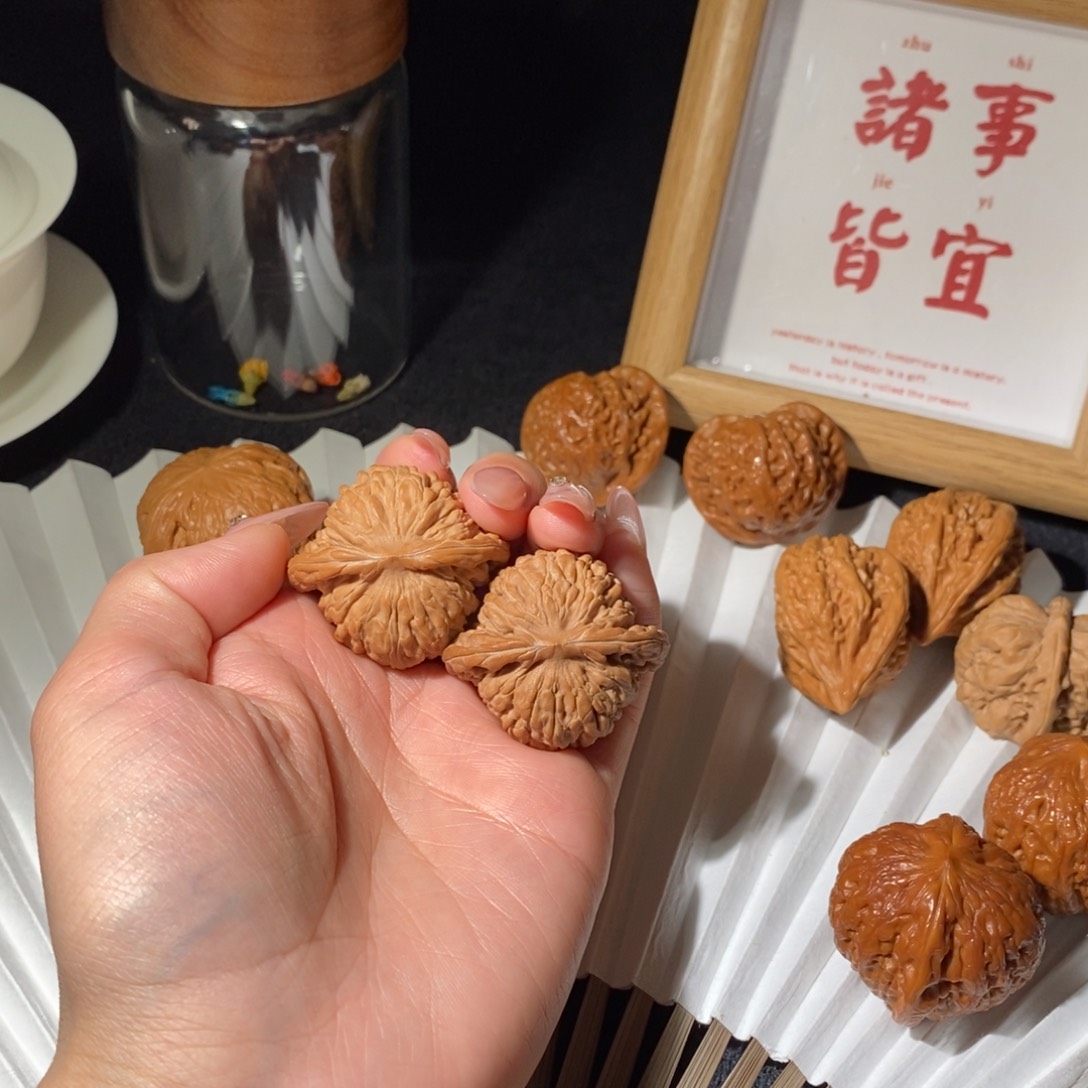 文玩核桃吊坠汉高楼