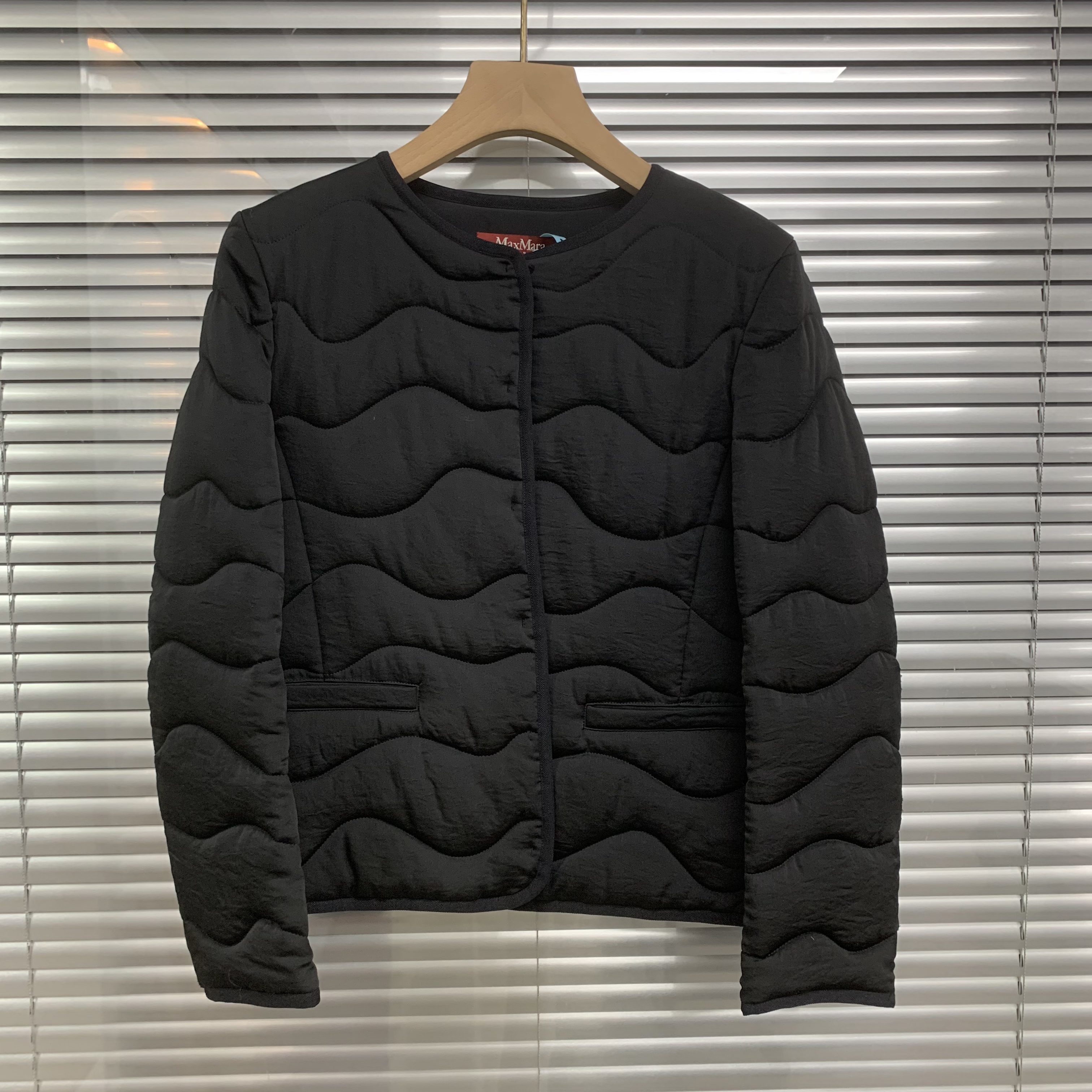 99新 MaxMara 黑色棉服外套/36码/A05677