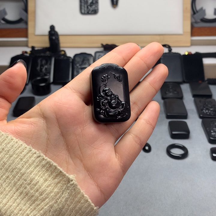 和田玉（墨玉）未镶嵌挂件