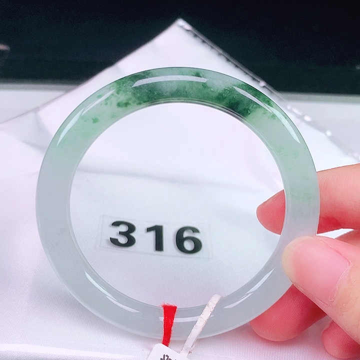 翡翠未镶嵌手镯（圆镯）翡翠手镯