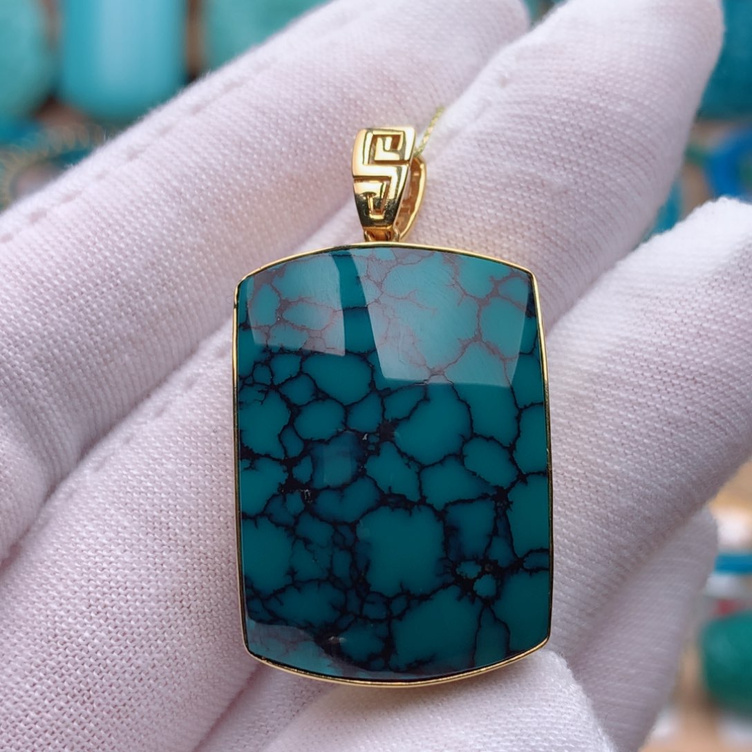 18K金镶嵌绿松石珠宝奇石