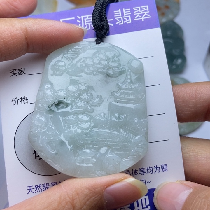 翡翠颈饰未镶嵌翡翠