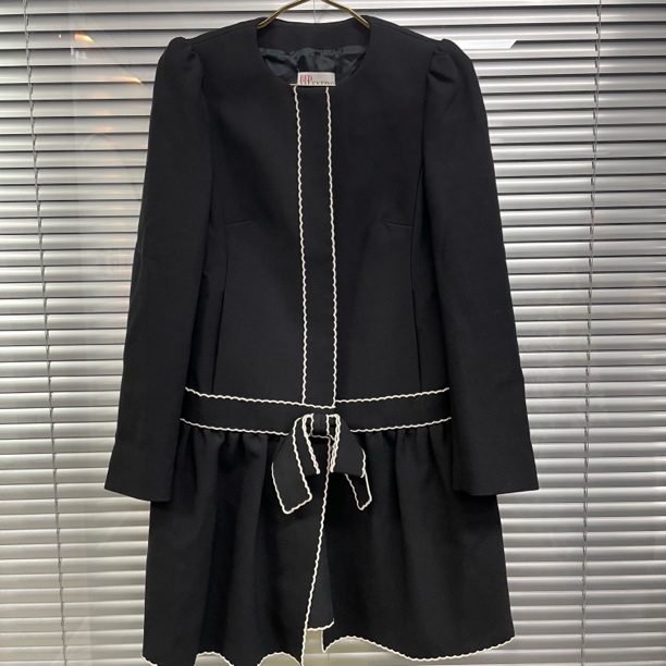 99新 Valentino/华伦天奴 黑色羊毛大衣/40码/D02198