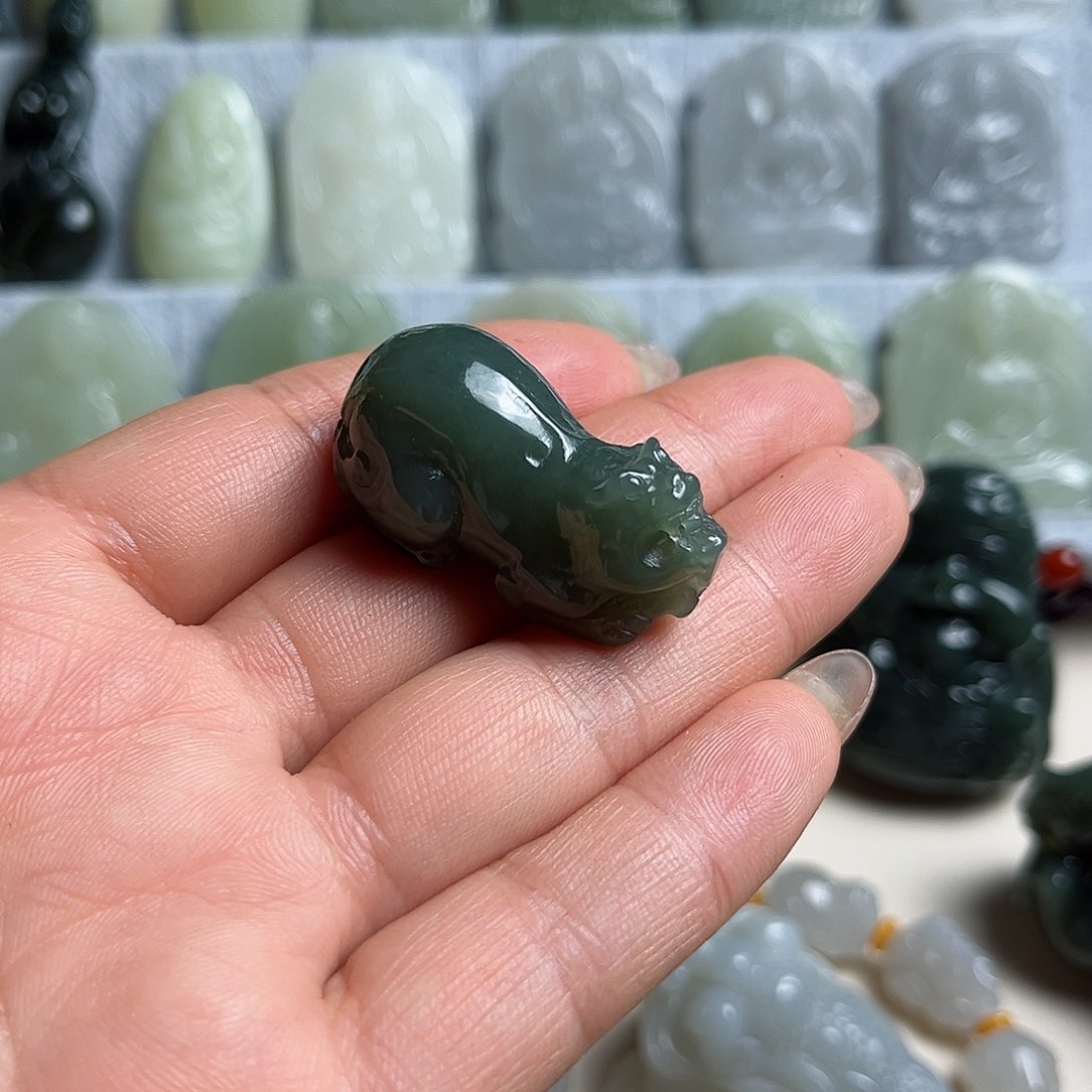 和田玉未镶嵌挂件