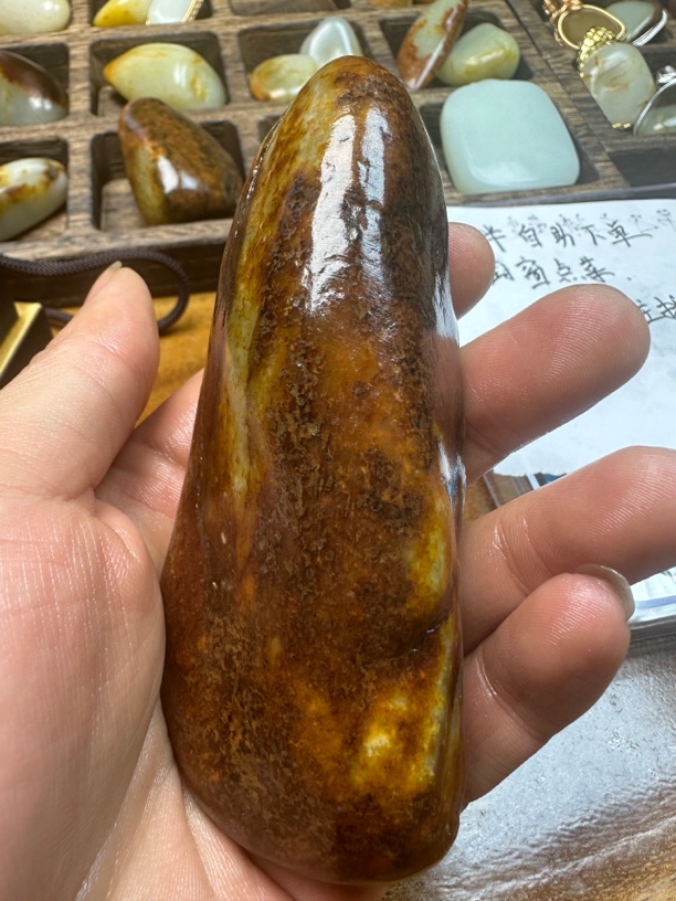 和田玉真皮真籽红沁大把件213克