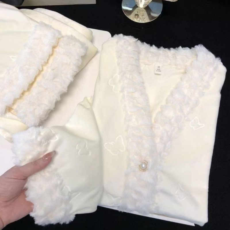 2025年秋冬新款长袖长裤加厚海岛绒睡衣家居服轻奢小香风