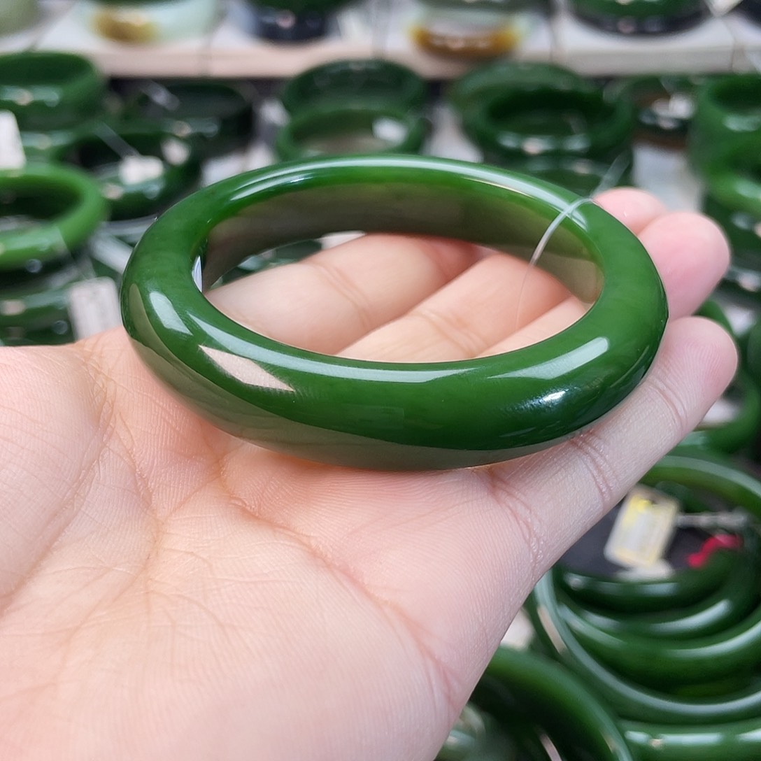 和田玉（碧玉）手镯未镶嵌