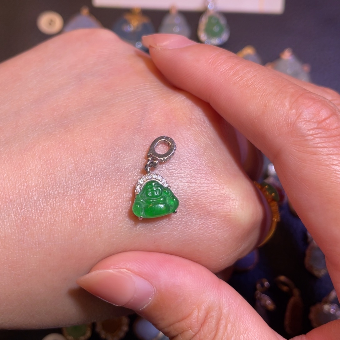 于****翡翠银S925镶嵌颈饰