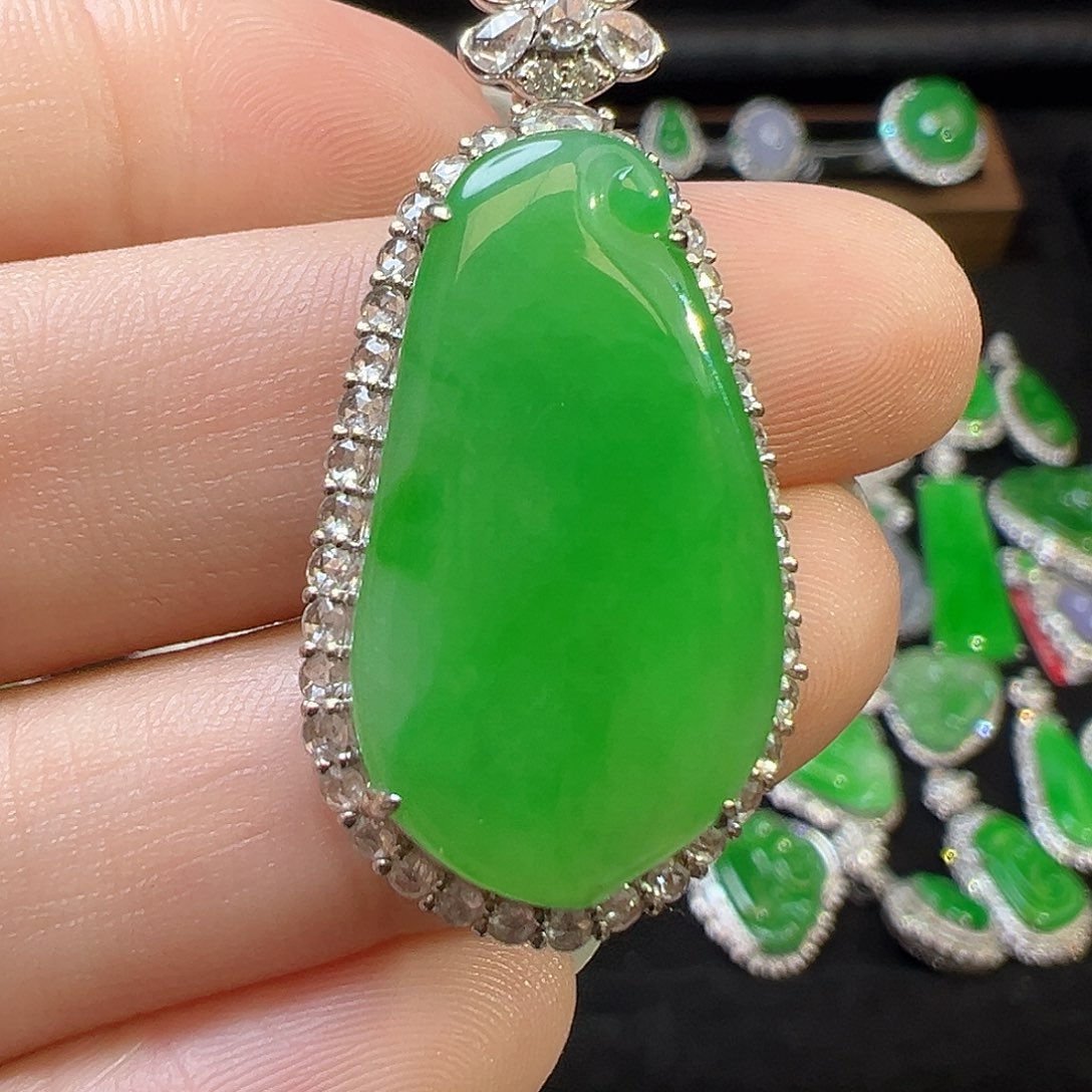 翡翠耳饰18K金镶嵌收货48小时鉴赏期