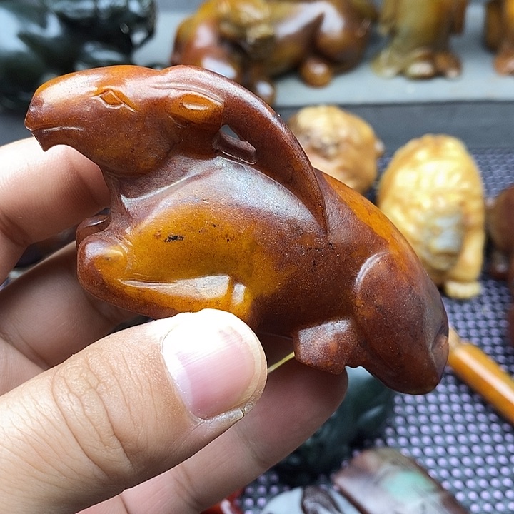 未镶嵌蛇纹石玉颈饰