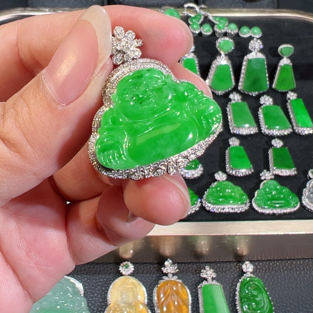 【闪购商品】翡翠吊坠(不含链)18K金镶嵌