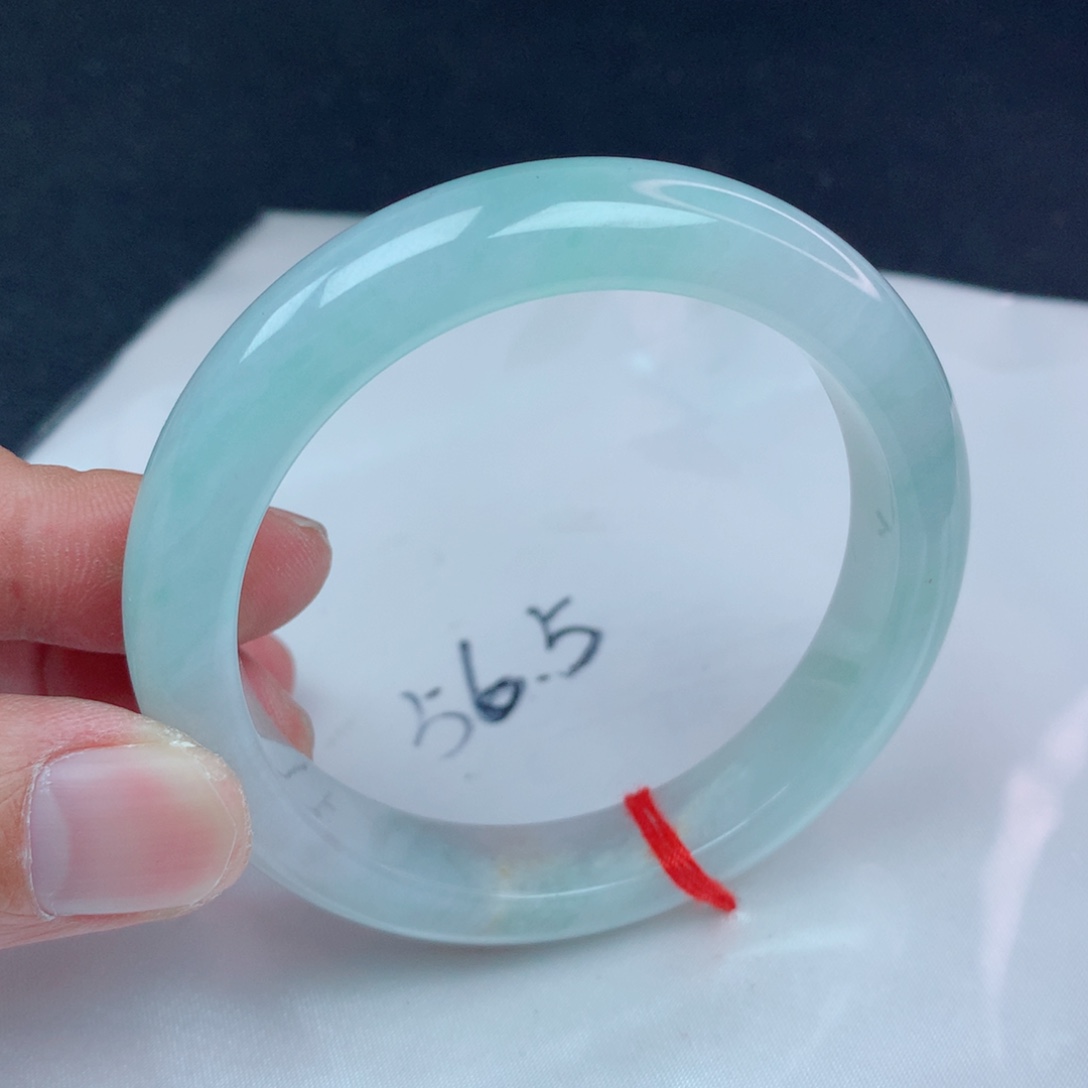 翡翠手镯未镶嵌翡翠手镯