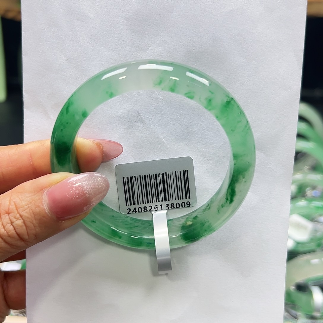 石英质玉手镯未镶嵌妖***膀