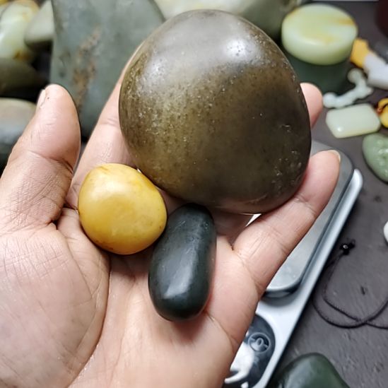 爱***地和田玉（糖玉）未镶嵌挂件