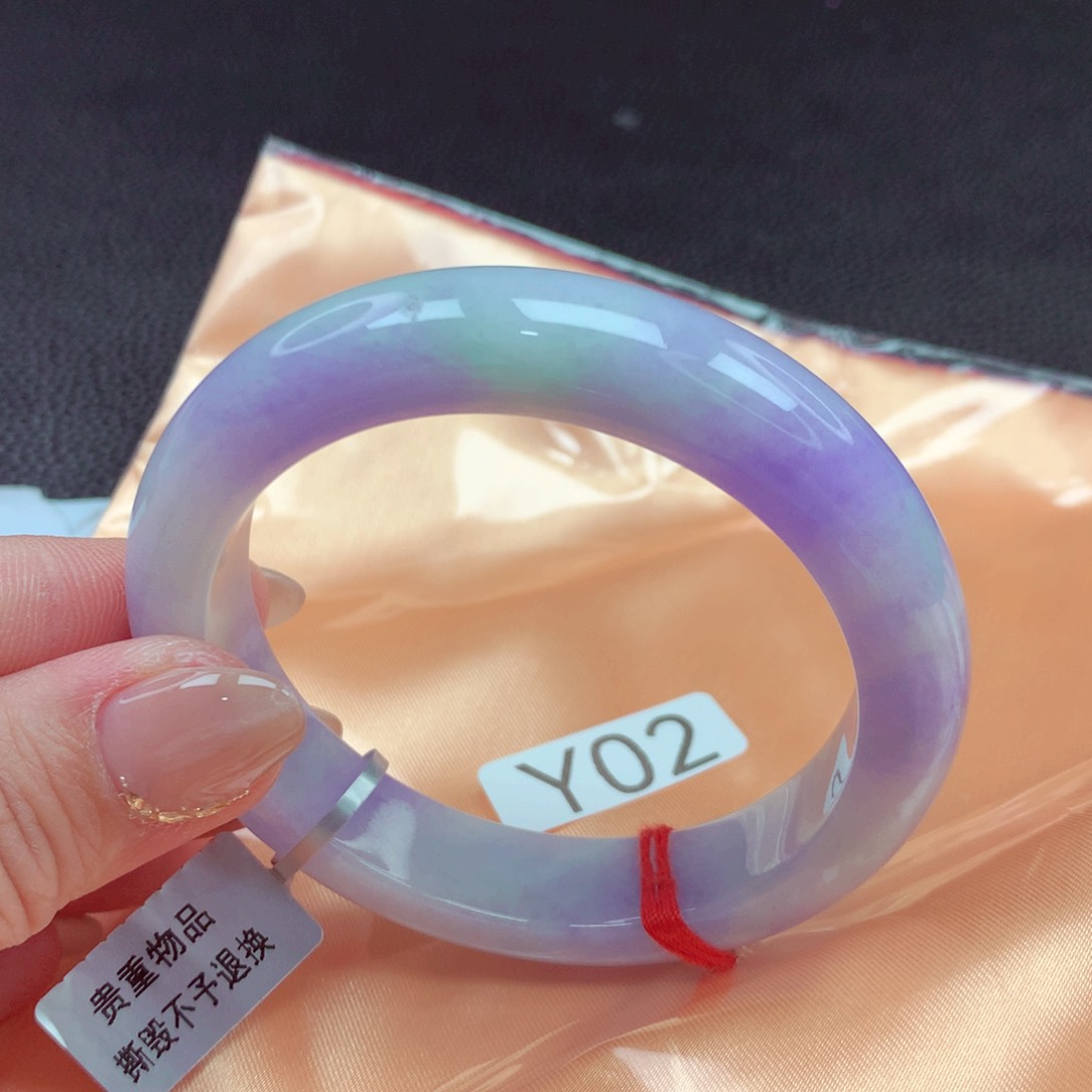 翡翠手镯未镶嵌手镯88