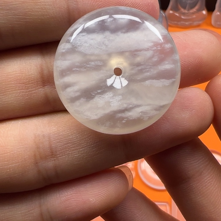 石英质玉未镶嵌颈饰