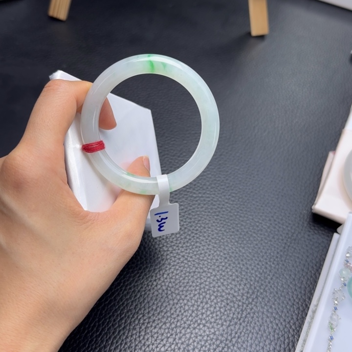 未镶嵌手镯（圆镯）翡翠翡翠手镯