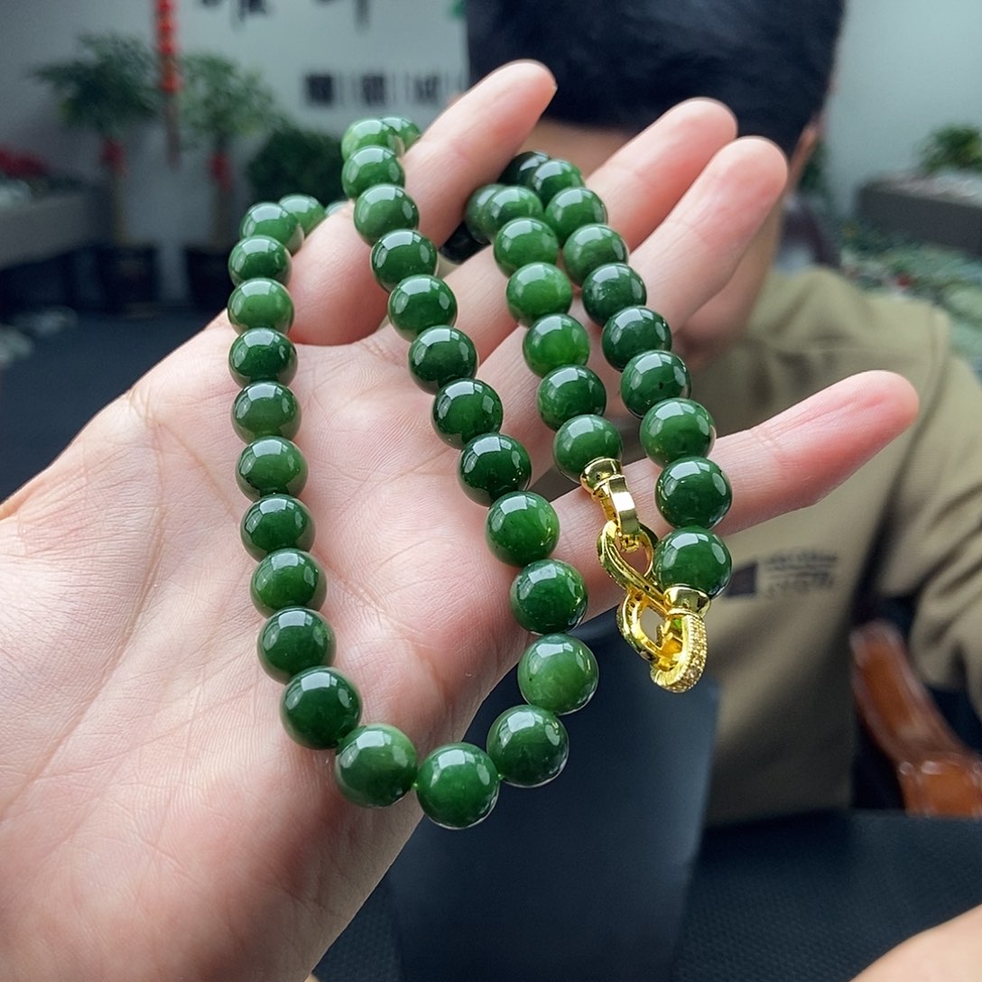 和田玉颜色多样性发拍一发一未镶嵌