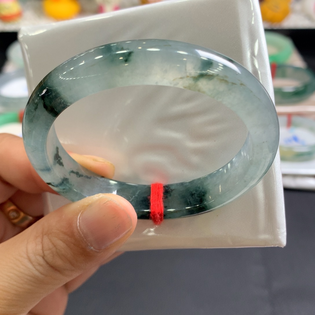 翡翠未镶嵌手镯53.6贵妃