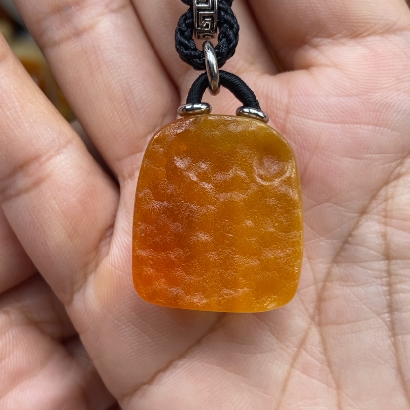 【闪购商品】琥珀颈饰未镶嵌