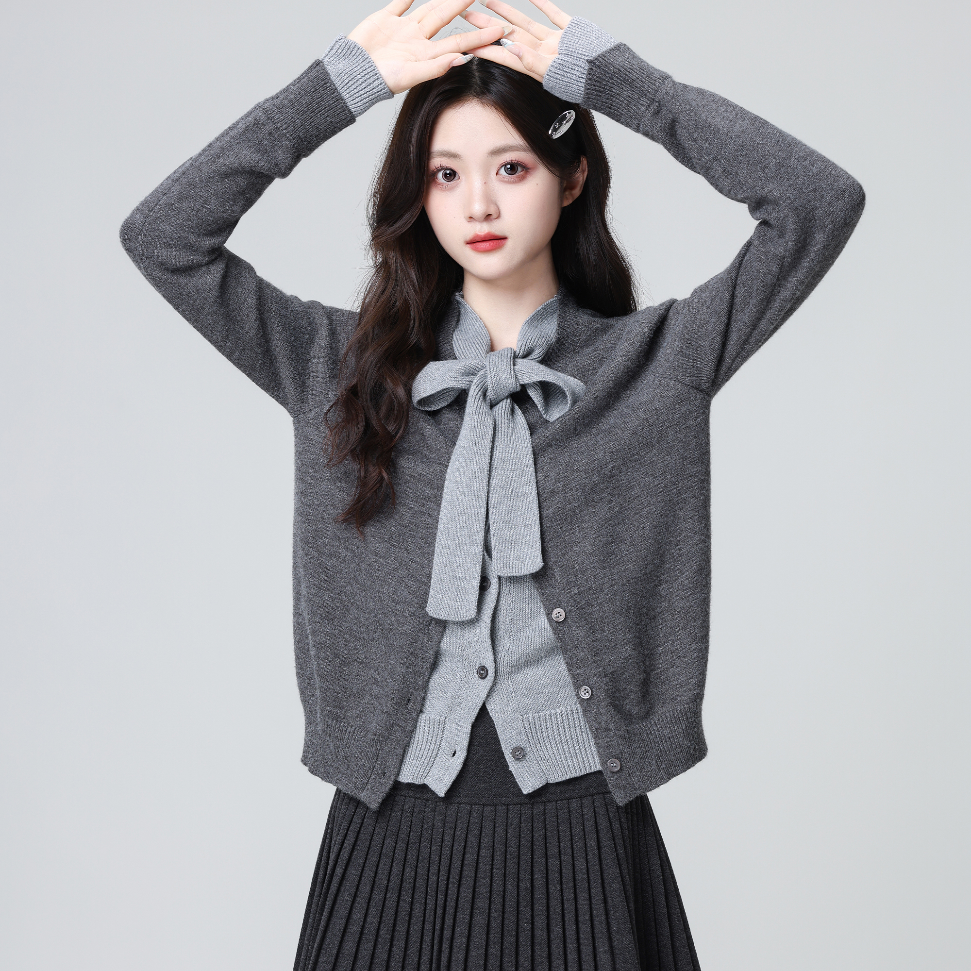 灰色假两件毛衣外套女秋冬2025冬新款蝴蝶结系带针织开衫短款上衣