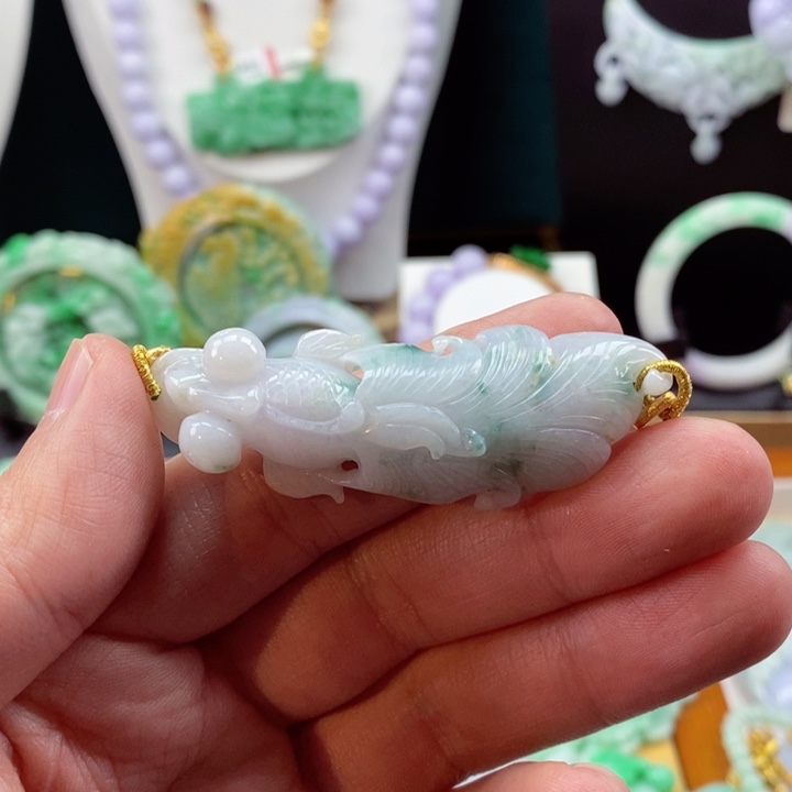 翡翠颈饰未镶嵌翡翠吊坠挂件