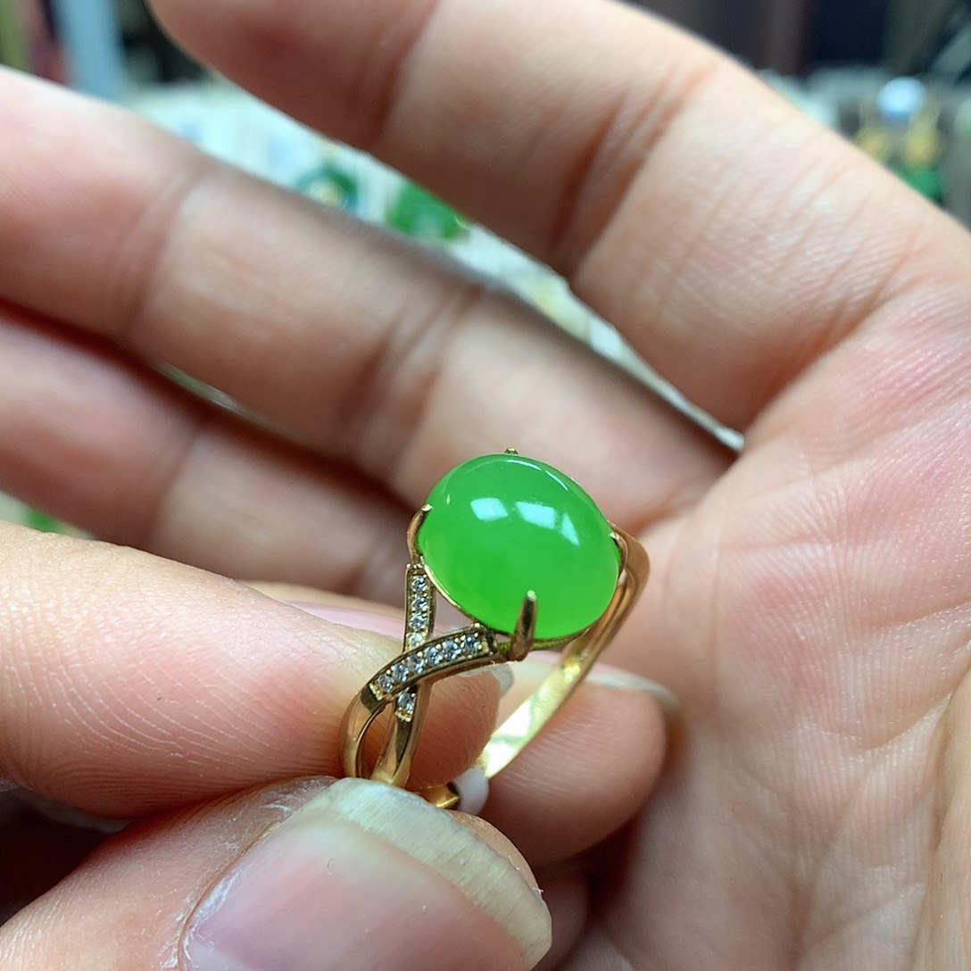 和田玉（碧玉）戒指18K金镶嵌8×10