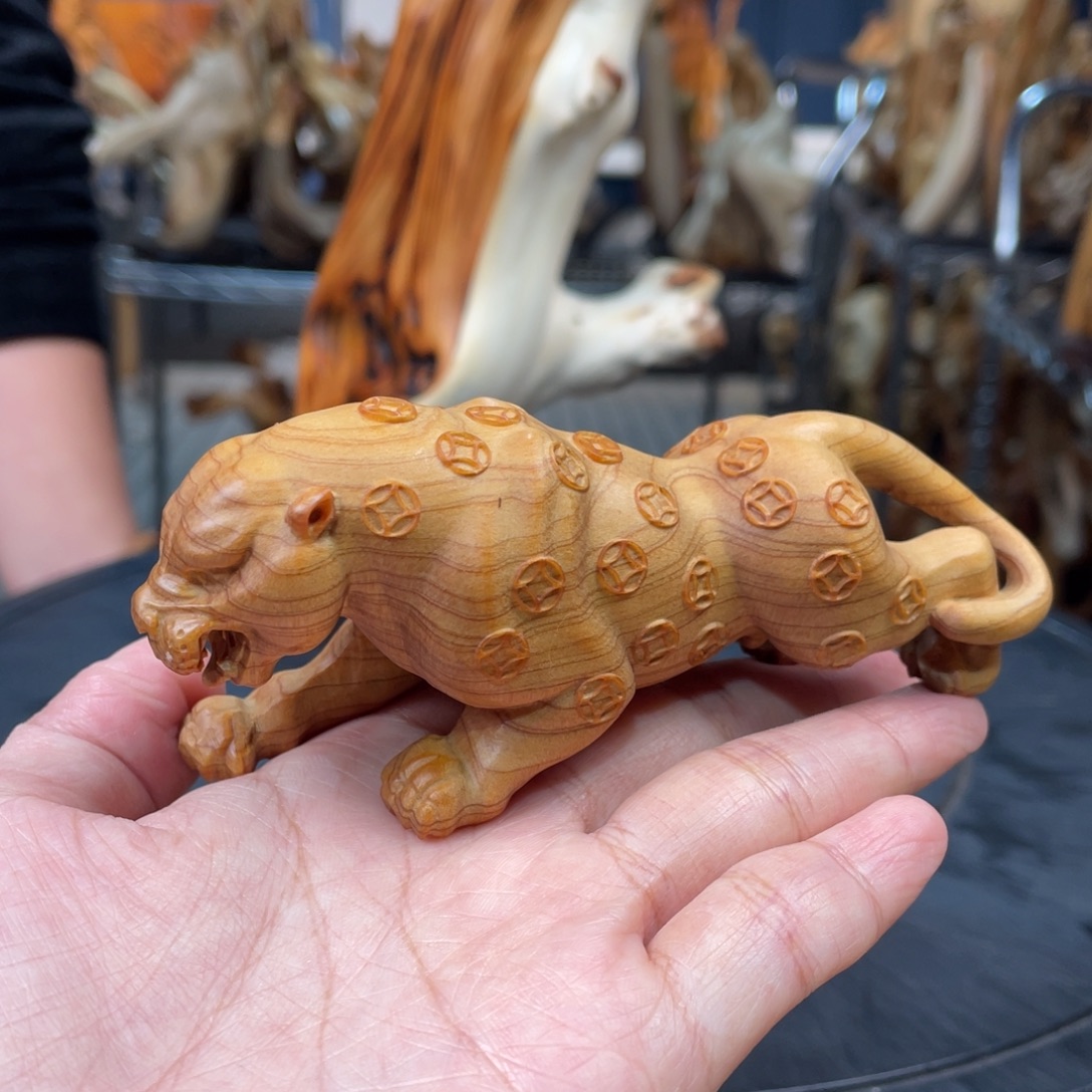 柏木（崖柏）金钱豹