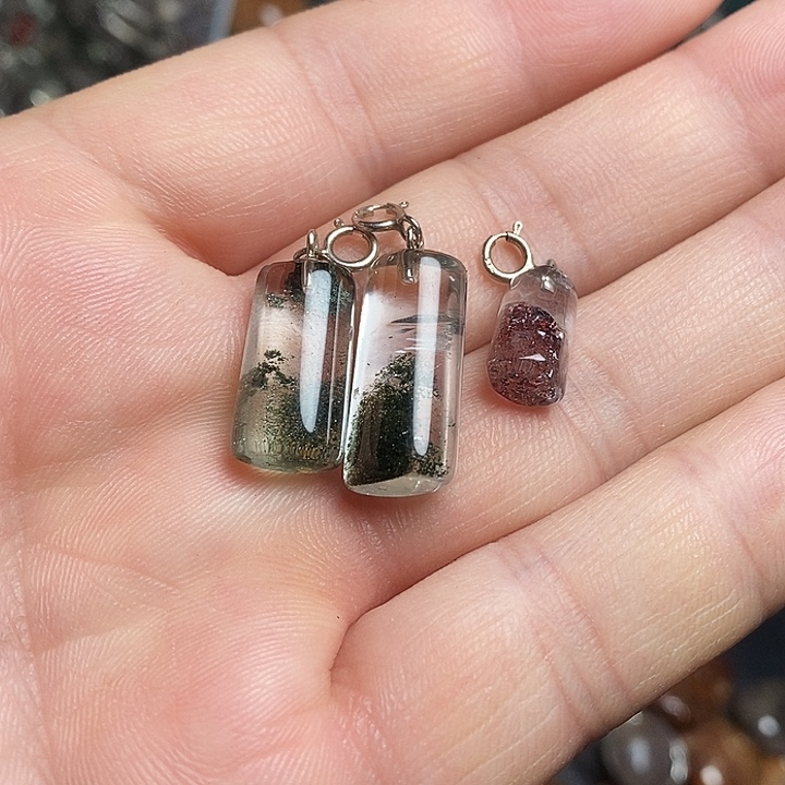 颈饰未镶嵌水晶3个