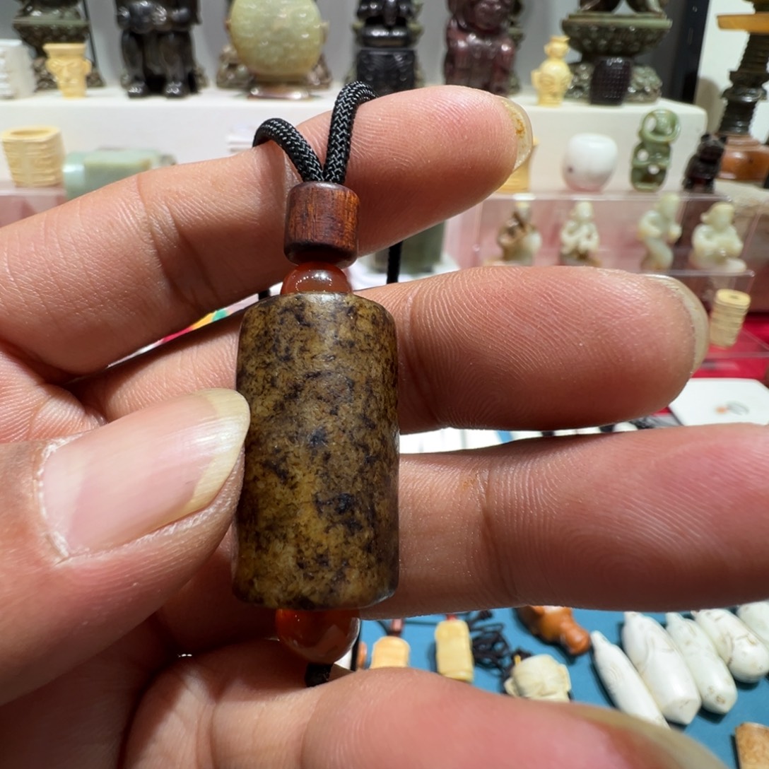 和田玉（糖玉）未镶嵌挂件是一个集休闲农业的专业合作