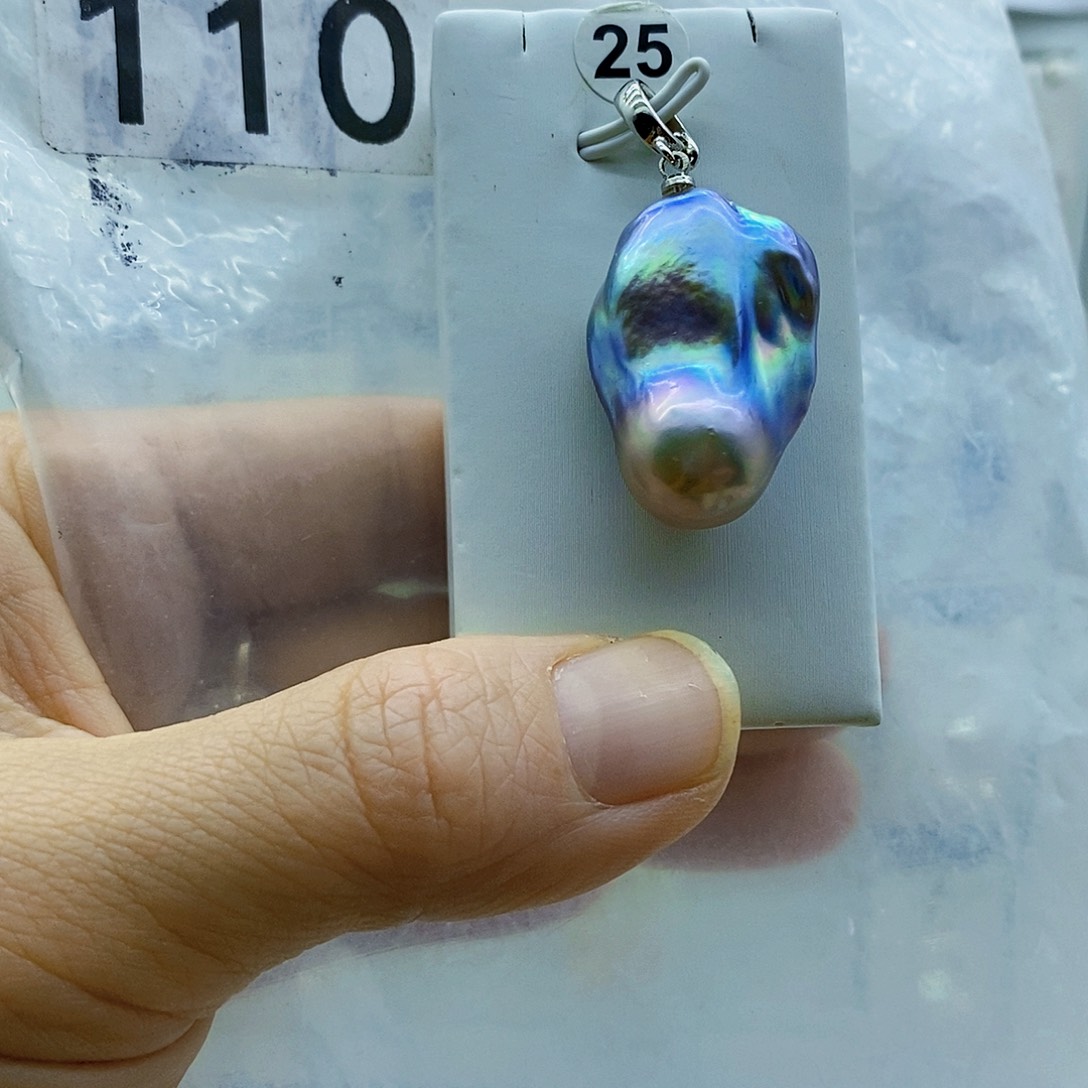 颈饰18K金镶嵌淡水珍珠