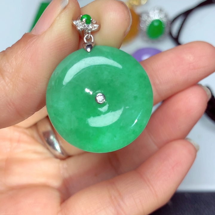 翡翠吊坠(不含链)未镶嵌