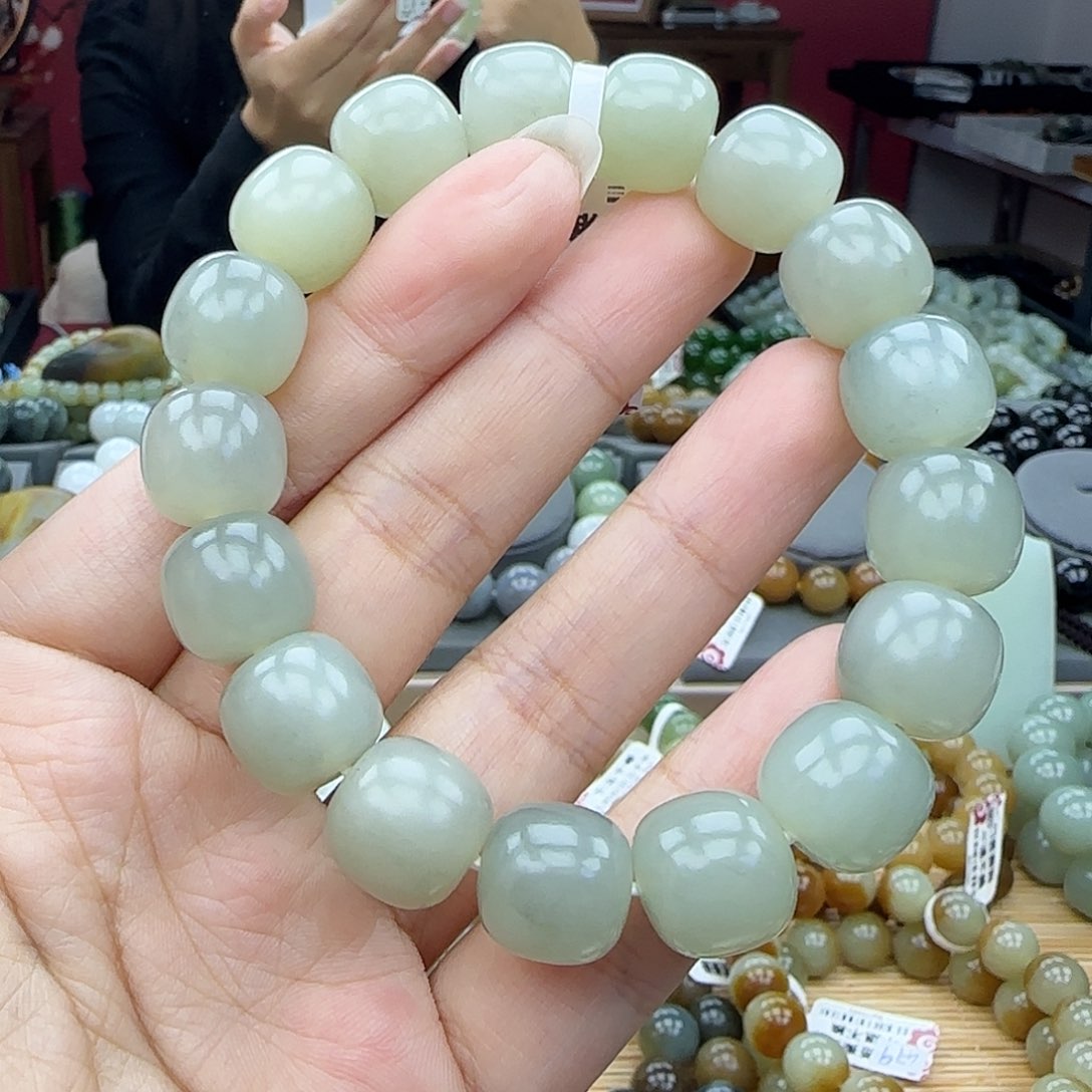 未镶嵌和田玉手串