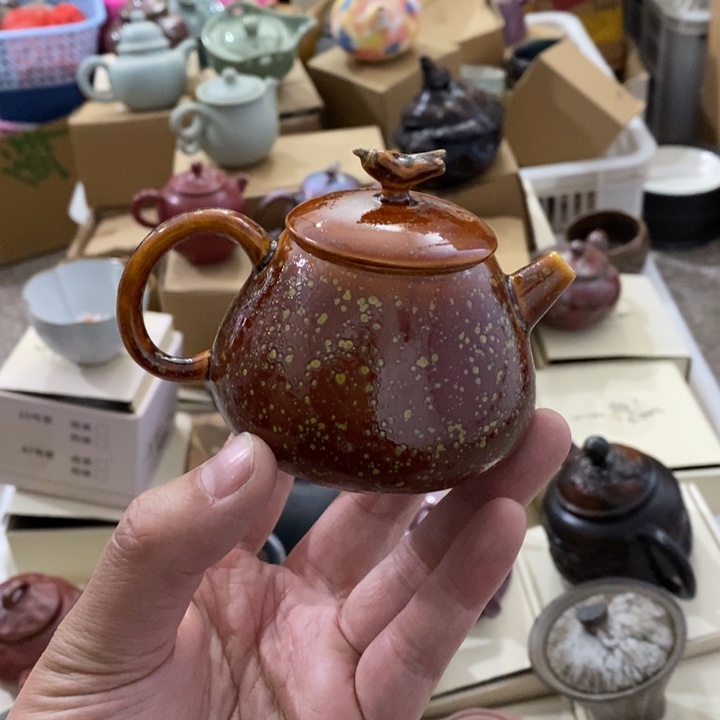 陶瓷艺术品及陶瓷壶