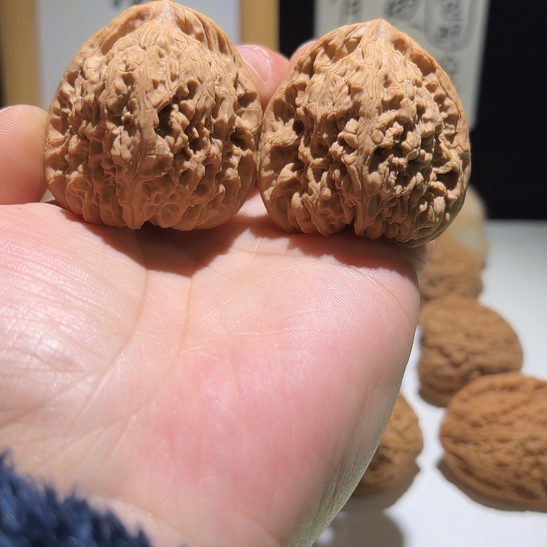 ￴***.桃核吊坠涿鹿一代南将石42凹底高炮