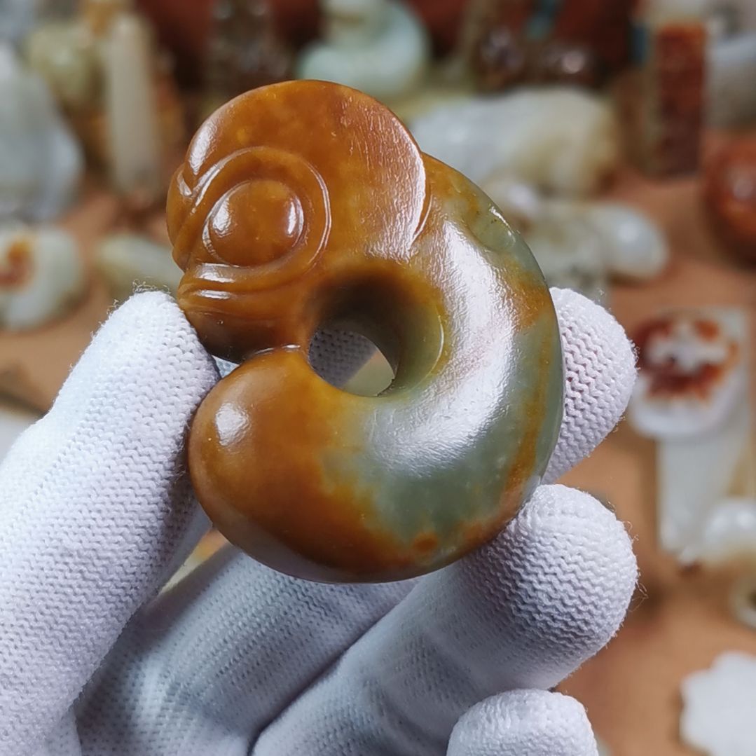 和田玉（糖玉）车挂未镶嵌M*