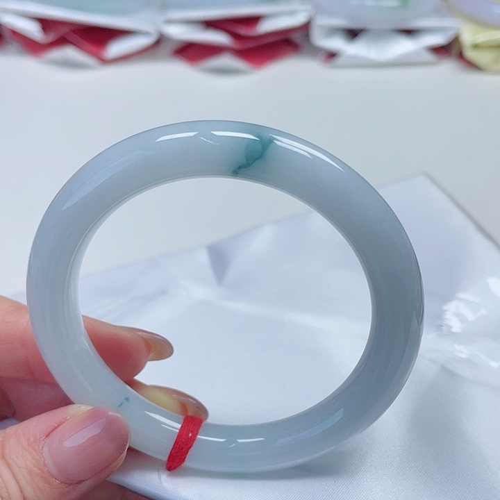 翡翠手镯（圆镯）未镶嵌