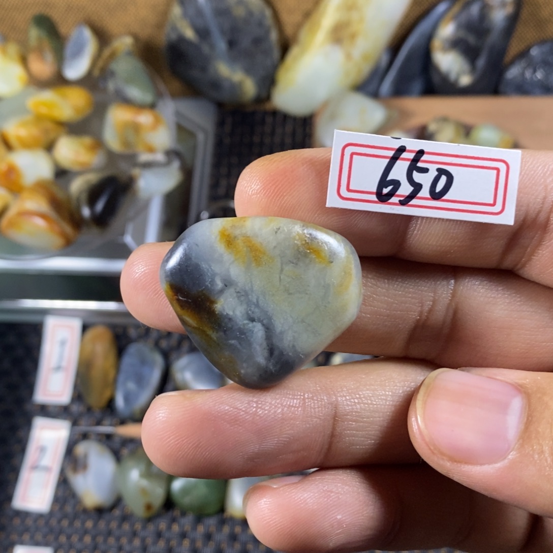 和田玉（糖玉）未镶嵌挂件