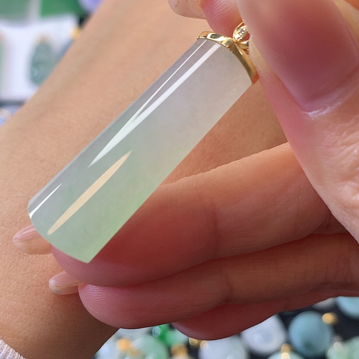 【闪购商品】翡翠吊坠(赠链)18K金镶嵌