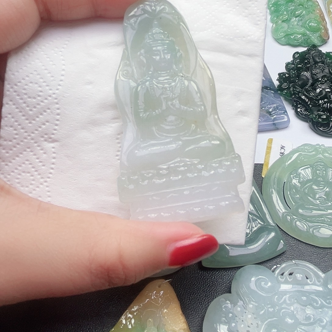 翡翠未镶嵌颈饰吊坠