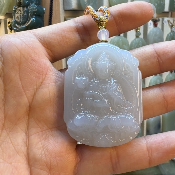 懿***年和田玉未镶嵌颈饰