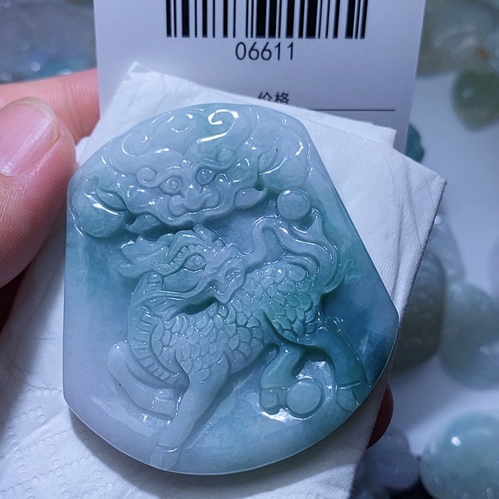 翡翠未镶嵌颈饰天光墟翡翠市场现金代购