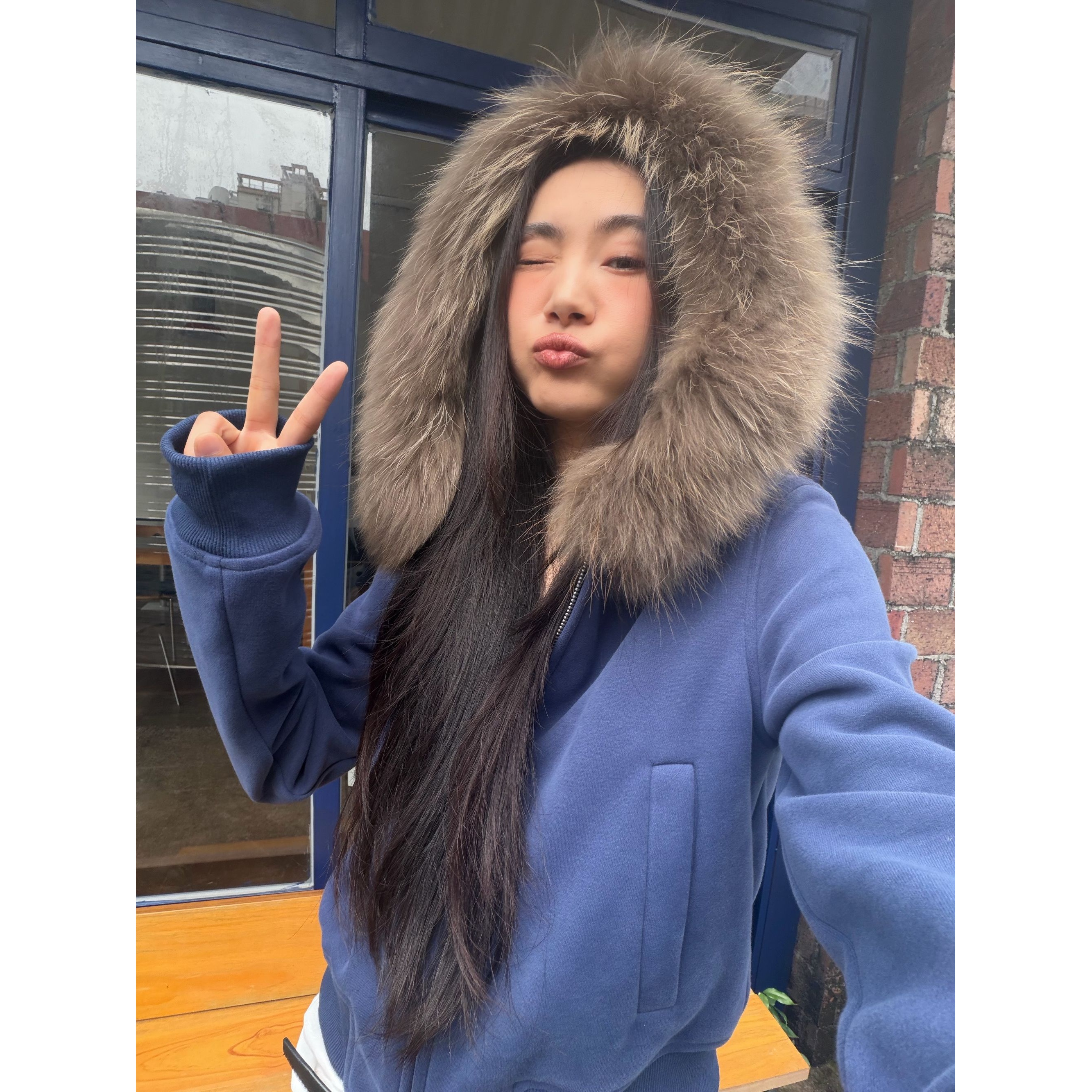 INAIEN “野兽派 •实穿主义2.0”可拆卸真毛领短款卫衣外套 Q6521