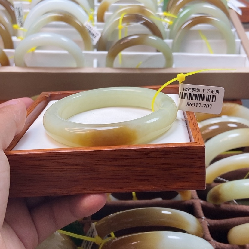 【闪购商品】和田玉手镯未镶嵌