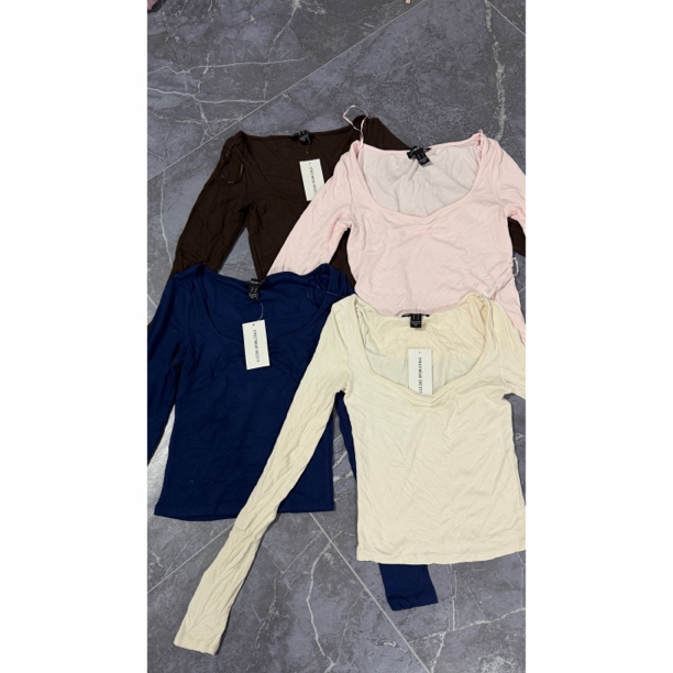 螺纹大领口褶皱长袖显瘦内搭上衣