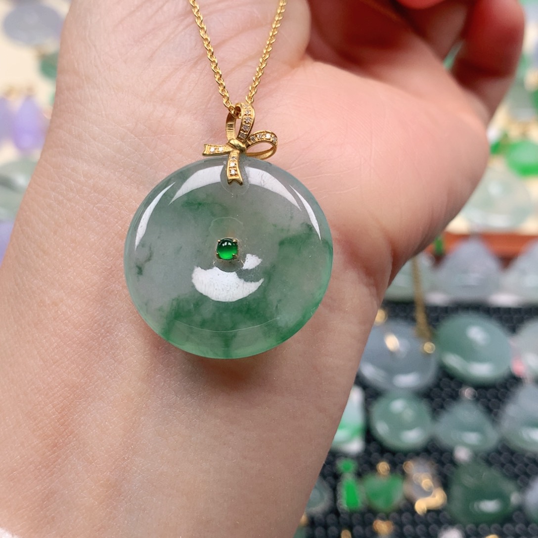 【闪购商品】翡翠吊坠(不含链)18K金镶嵌