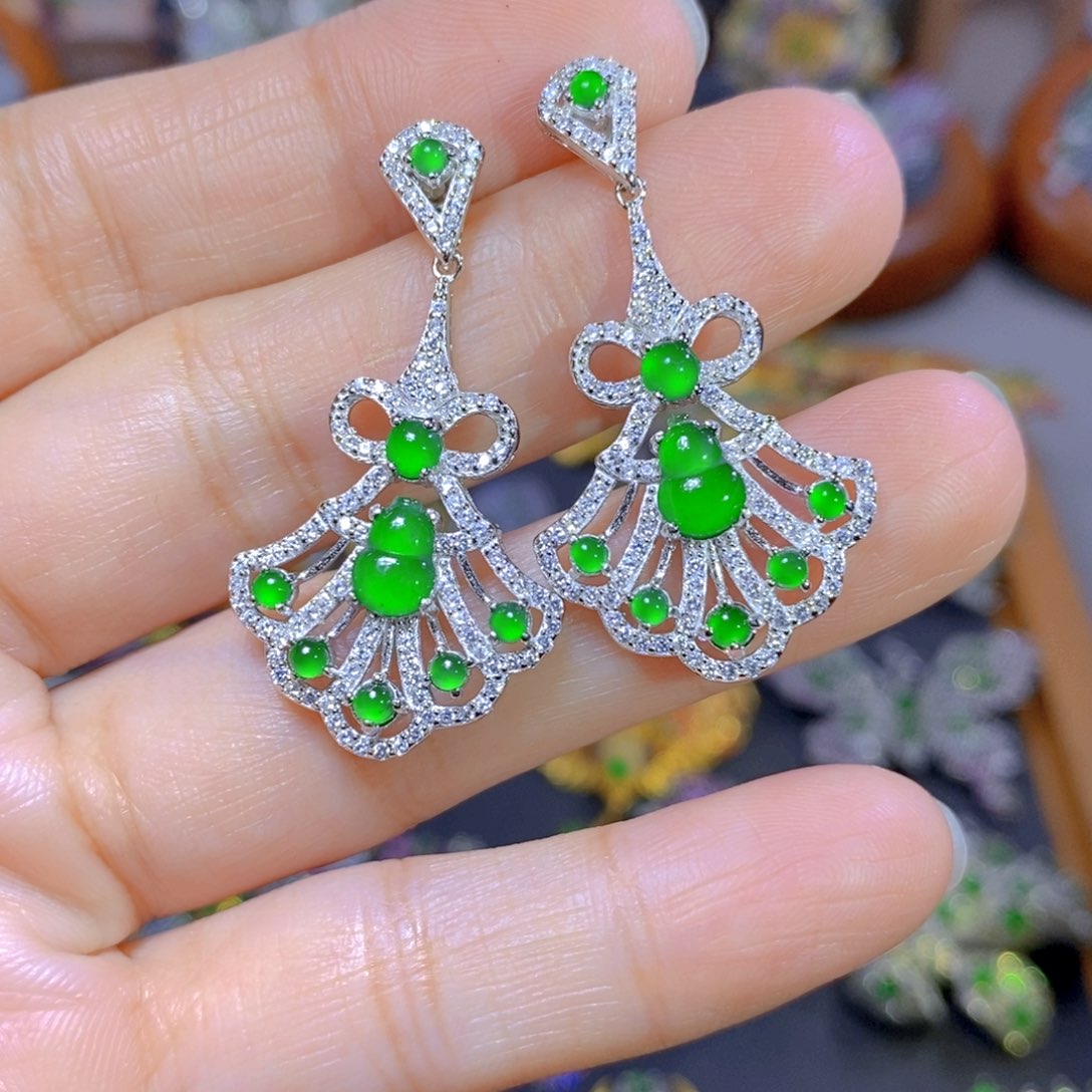 翡翠颈饰银S925镶嵌天然翡翠