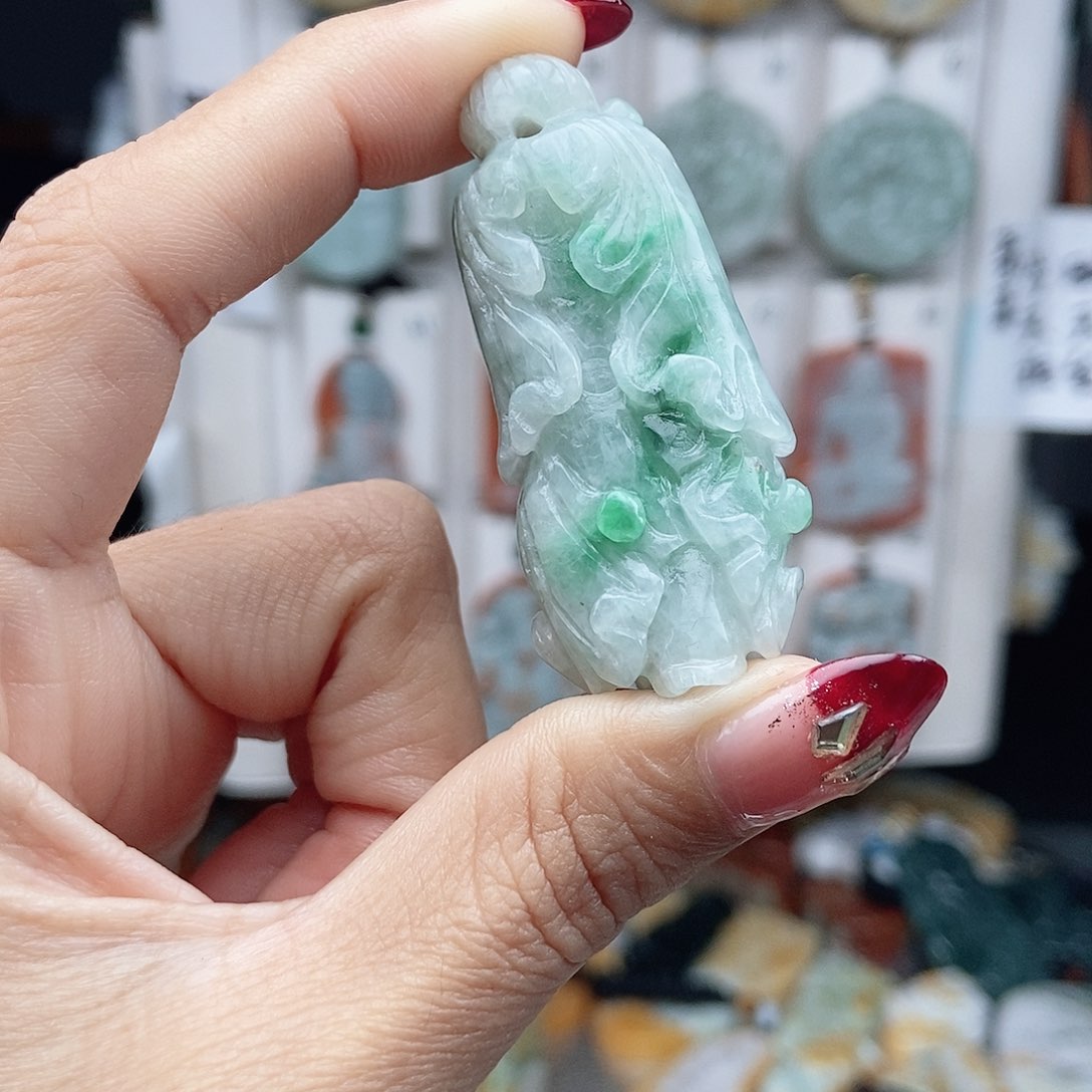 翡翠颈饰未镶嵌翡翠